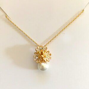 Kate Spade Daisy Rhinestones Pearl Pendant Short Necklace